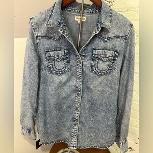 True Religion Denim Shirt Women’s XL Acid Wash Western Chambray Button up Cotton